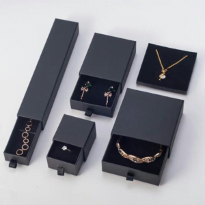 Shoulder Boxes | Get Custom Boxes